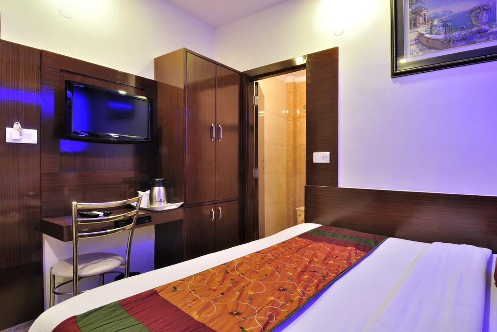 Hotel Nirmal Mahal - Paharganj - New Delhi Room photo